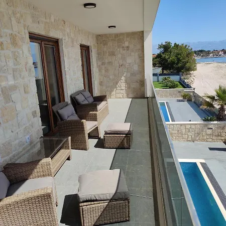 Best Villa Vir